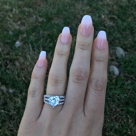 New Cubic Zirconia Jewelry Classic Fashion ring - Picture 6 of 6